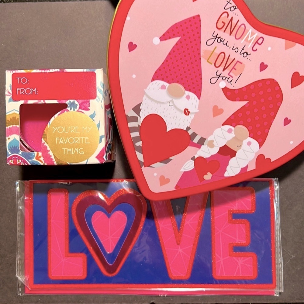 NWT To GNOME U is to L😍VE U ❤️Day Gift